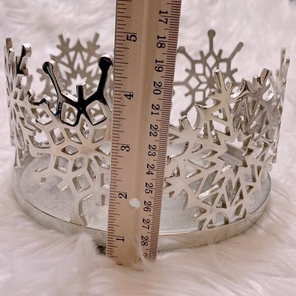🟢3 for $20———SNOWFLAKE large candle holder ONLY in silvertone metal - Picture 5 of 7